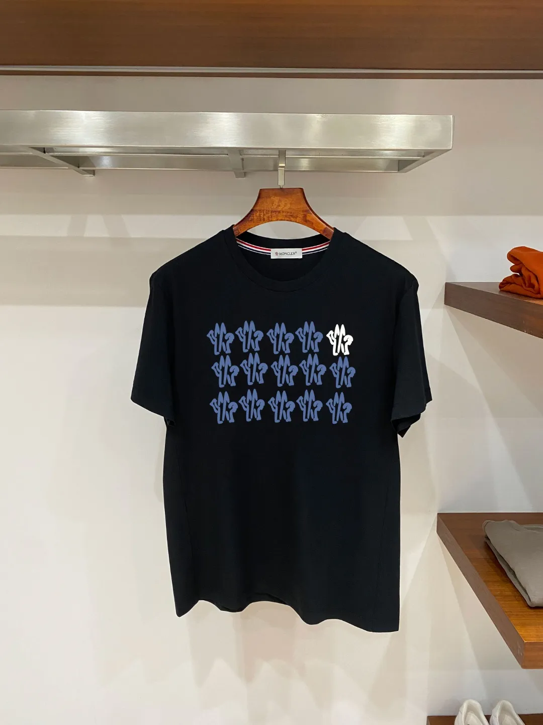 Moncler T 26s New Arrival Supima 210 ， ， + ， ， ， ， ， Breathable， ！ ， ， ，Series ， 5 ， ， 100 ， 1% . Versatile， 。 Breathable， ：White// /Light Green /Khaki / /Black Sizes：M-3XL Size ：178-130 L